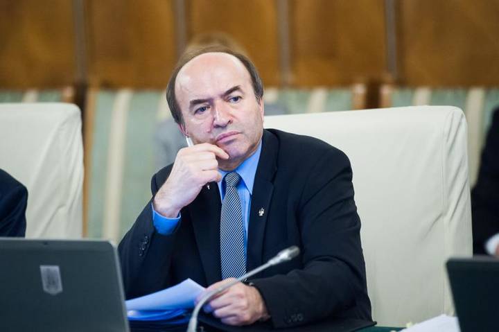 Ministrul Justiției, Tudorel Toader, Q Magazine